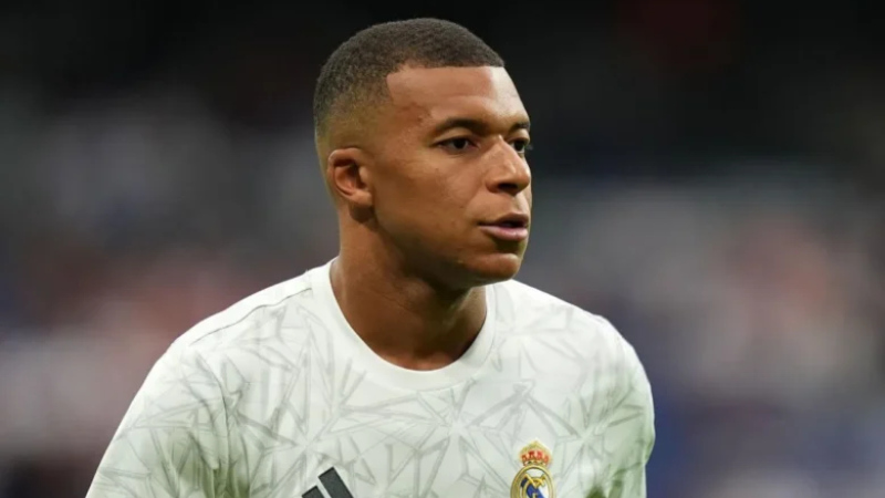 عاجل: خلافات بين ريال مدريد وكيليان مبابي حول حقوق الصور